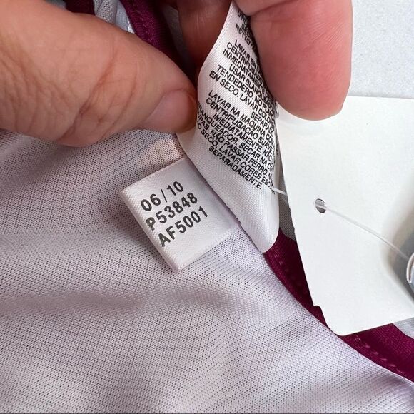 Adidas NWT berry and white motivate tank top with shelf bra size L - Picture 16 of 16